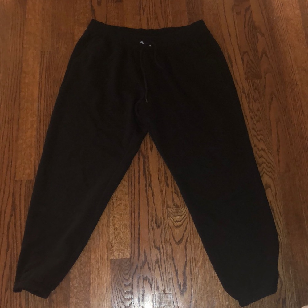 Men’s black sweatpants
